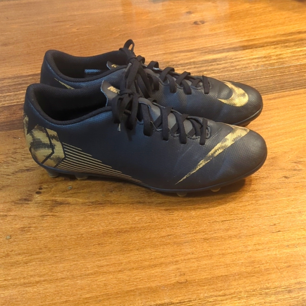 Women's Soccer cleats!